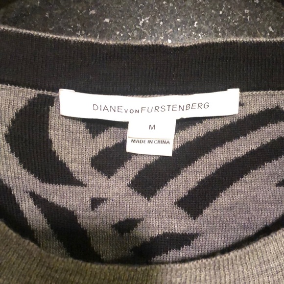 Black and grey sweater dress - Picture 3 of 3